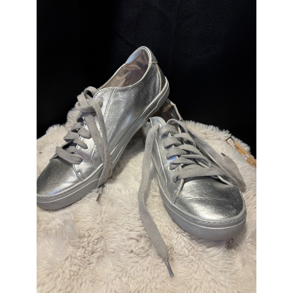 Dolce Vita Silver Metallic Low Top Lace Up Sneakers Size 11